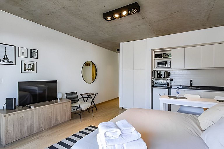 Enjoy VALLANhost @ Soler Art Studios -72