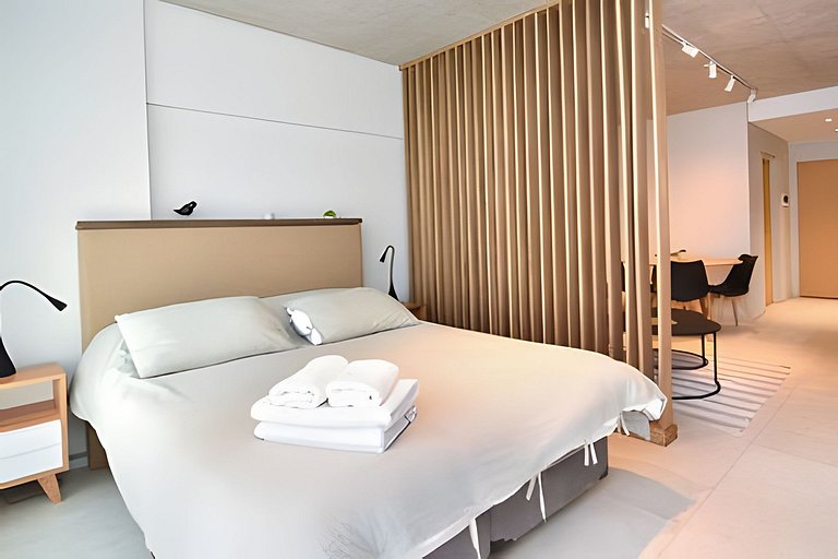 Matienzo Lot Studios - Room 82