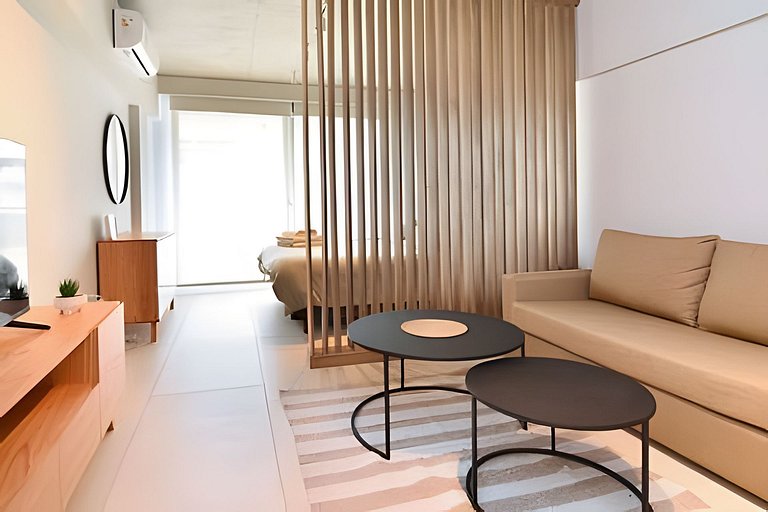 Matienzo Lot Studios - Room 82