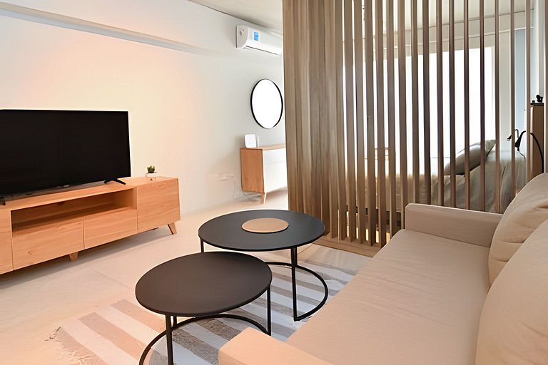 Matienzo Lot Studios - Room 82