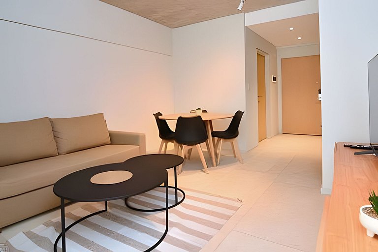 Matienzo Lot Studios - Room 82