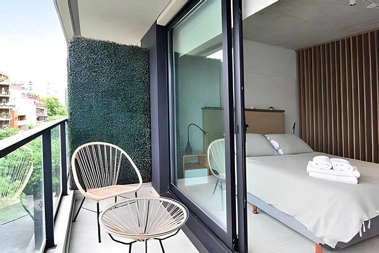 Matienzo Lot Studios - Room 82