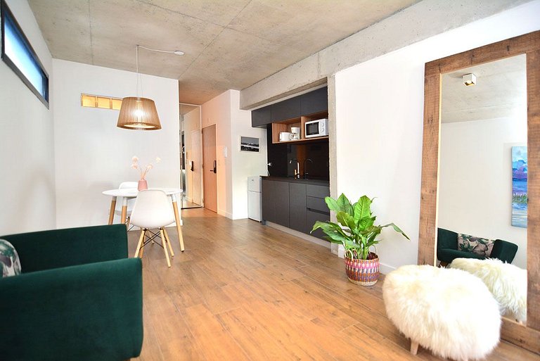 Enjoy VallanHost @ Paraguay Trends Studio