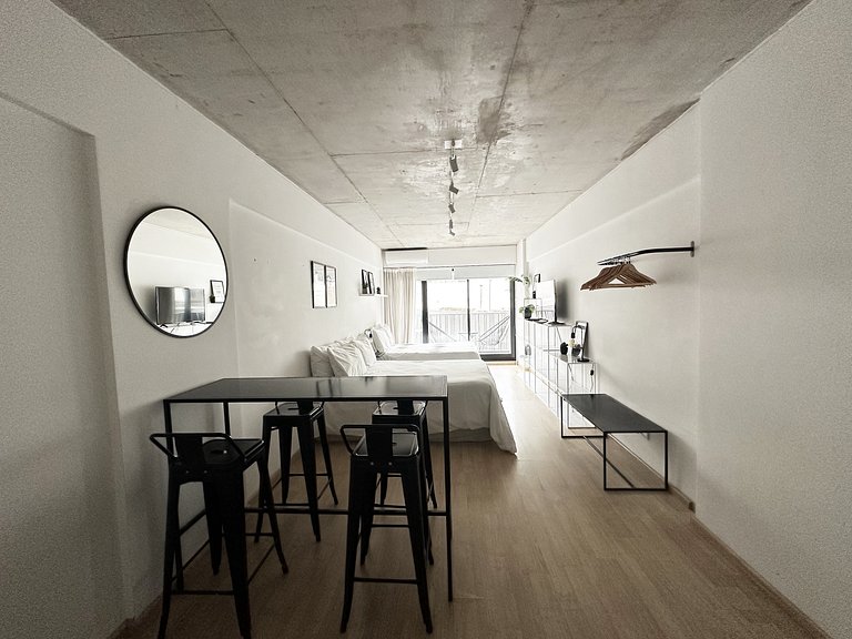 Enjoy VALLANhost Soler Art Studios -23